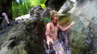 Экстрим на водопаде - смотреть видео (2:19)