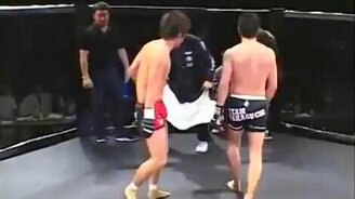 Случайно упал - смотреть видео (0:39)