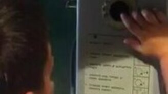 Современный мальчик против дискового телефона - смотреть видео (0:53)