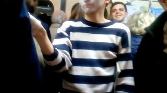 Весельчак в метро - смотреть видео (3:11)