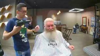 Дедушка посетил стилистов: до и после - смотреть видео (0:59)