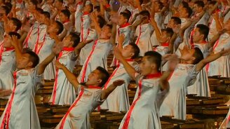 Грандиозная массовая игра на барабанах - смотреть видео (3:41)