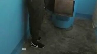 Урок для подъездного писуна - смотреть видео (1:59)