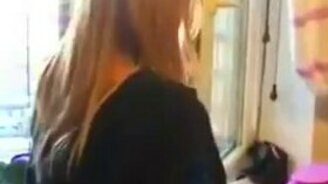 Запуск фейерверка по-женски - смотреть видео (0:41)