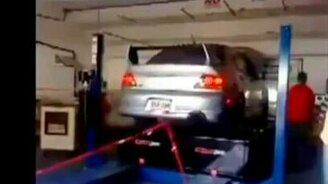 Изуродовали машину - смотреть видео (0:28)