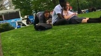 Розыгрыш с огромной змеёй - смотреть видео (1:28)