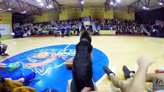 День рождения для полицейской собаки - смотреть видео (1:48)