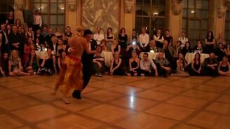 Ловкий пышнотелый танцор - смотреть видео (3:15)