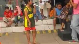 Мальчик перепел Уитни Хьюстон - смотреть видео (2:45)