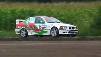 Столб - помеха для гонщиков - смотреть видео (2:26)