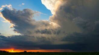 Волнующее небо в грозу - смотреть видео (3:23)