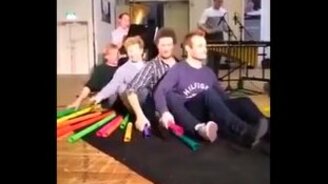 Игра на музыкальных трубках - смотреть видео (1:01)