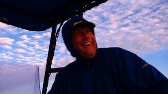 Касатки преследуют рыбаков - смотреть видео (3:34)