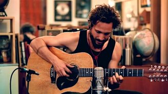 Оригинальная мелодия на гитаре - смотреть видео (12:05)