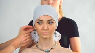 Сто лет из истории красоты казашки - смотреть видео (1:34)