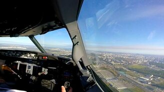 Посадка самолёта глазами пилота - смотреть видео (5:59)