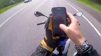 Как управлять мотоциклом - смотреть видео (1:37)