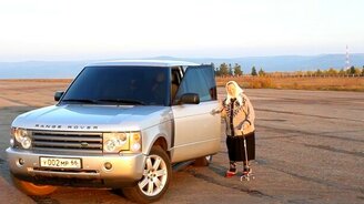 Первый раз за руль в 90 лет - смотреть видео (2:39)