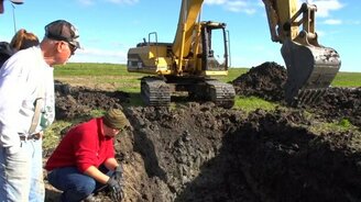 Нашли мамонта в огороде - смотреть видео (2:28)