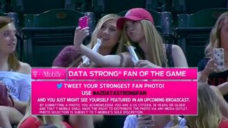 Зачем девушки ходят на стадион - смотреть видео (2:03)