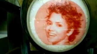 Твой портрет в стакане - смотреть видео (0:29)