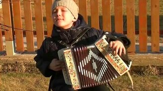 Мальчик поёт про рыбалку - смотреть видео (2:25)