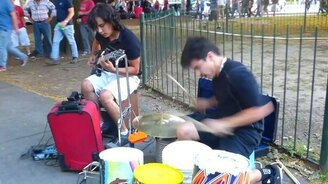 Уличные таланты-музыканты - смотреть видео (3:42)