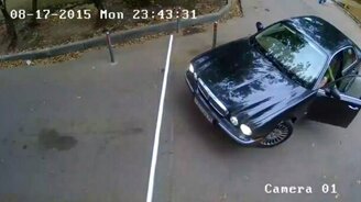 Девушка против шлагбаума - смотреть видео (0:56)