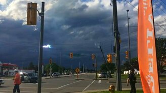 Зрелищные электровспышки - смотреть видео (1:09)