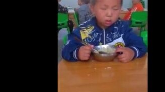 Ребёнок против сна - смотреть видео (1:06)