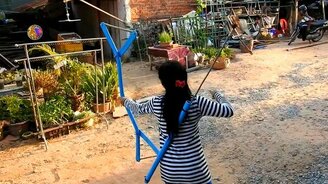 Лук для рыбалки женскими руками - смотреть видео (9:59)