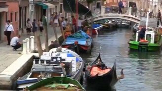 Уборка мусора в Венеции - смотреть видео (2:15)