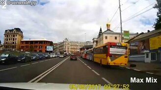 Забыли поставить на ручник - смотреть видео (5:45)