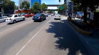 Велосипедист гонится за собакой - смотреть видео (2:01)