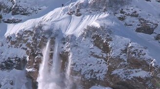 Сальто со снежной скалы - смотреть видео (1:03)