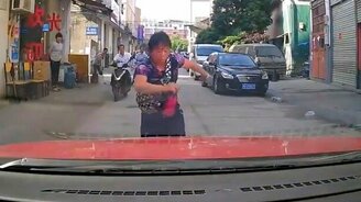 Азиатская автоподставщица - смотреть видео (2:23)