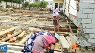 Как сдвинуть 1000-тонное здание на 10 метров - смотреть видео (2:00)