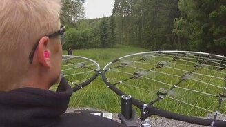 Летательный аппарат своими руками - смотреть видео (2:42)