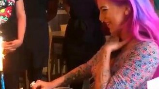 У моей любимой день рождения! - смотреть видео (1:00)