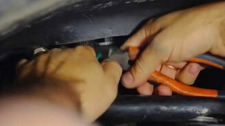 Угоняем Тойоту Лэнд Крузер Прадо - смотреть видео (3:21)