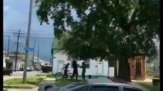 Минута из жизни негритянского квартала - смотреть видео (1:00)