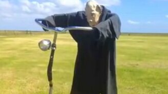 Вот так пугало огородное - смотреть видео (0:57)