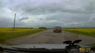 К чему приводят полёты по ямам - смотреть видео (0:13)