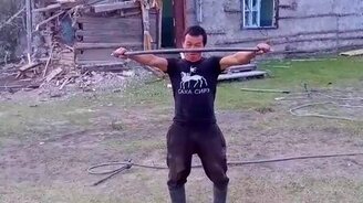 Современный богатырь из Якутии - смотреть видео (0:21)