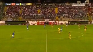 Гол со своей половины поля - смотреть видео (0:48)