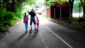 Каждому в семье - по транспорту! - смотреть видео (0:47)