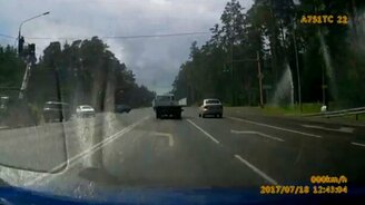 Мастер автомобильной аварии - смотреть видео (0:19)