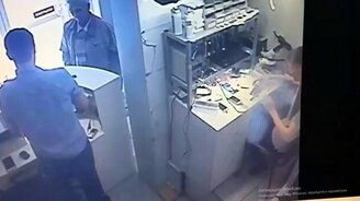 Возгорание телефона - смотреть видео (0:52)