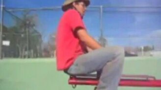 Дядьки на качелях - смотреть видео (0:23)