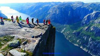 Прыжки с высоты 600 метров - смотреть видео (2:47)